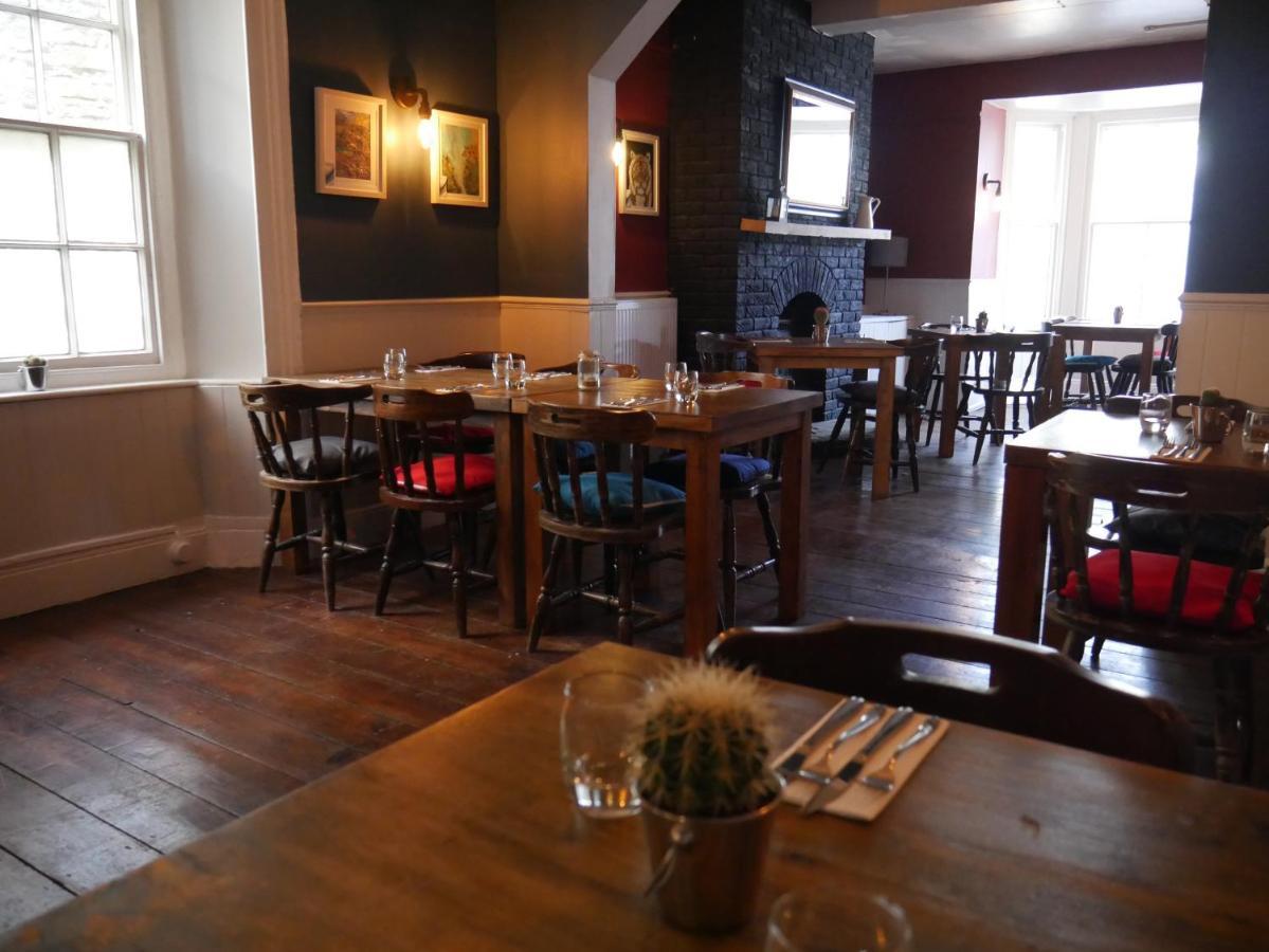 Hotel The Fox And Hounds à Whittlebury Extérieur photo
