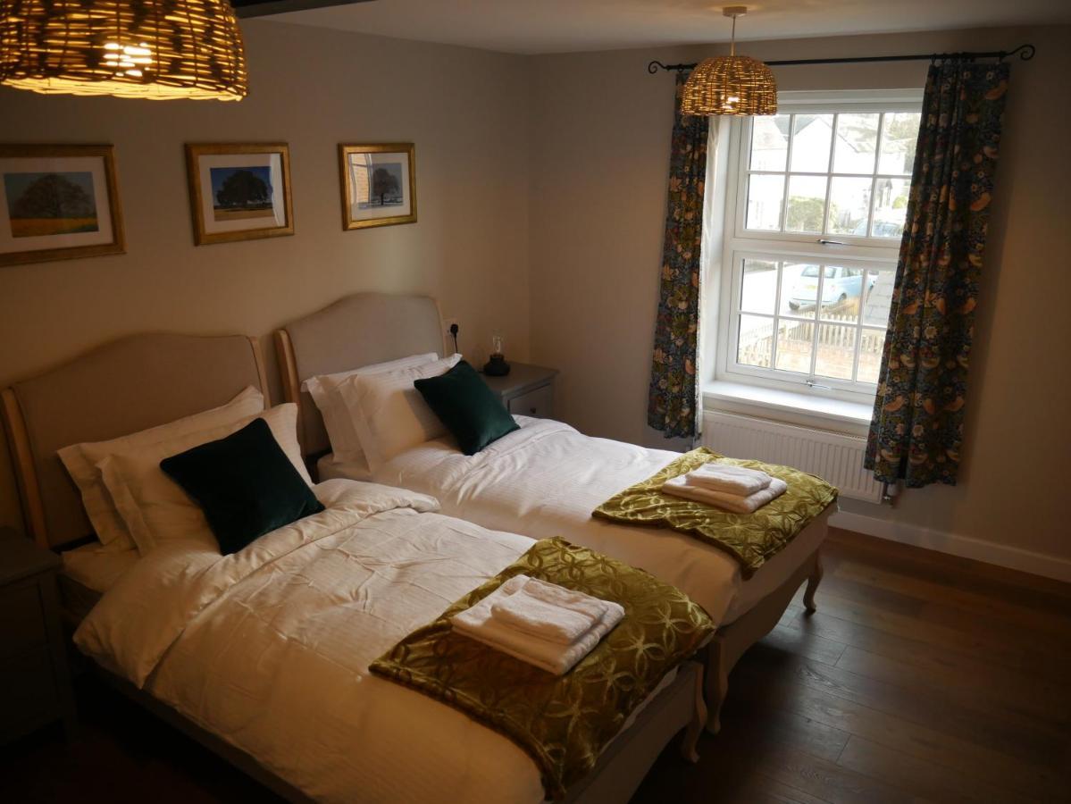 Hotel The Fox And Hounds à Whittlebury Extérieur photo